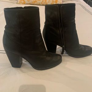 FRYE black boot